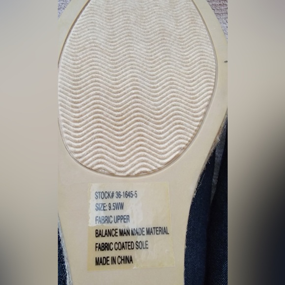 #158 Comfort view- Denim pep toe, side zip wedges, sz. 9.5 WW - Picture 7 of 7